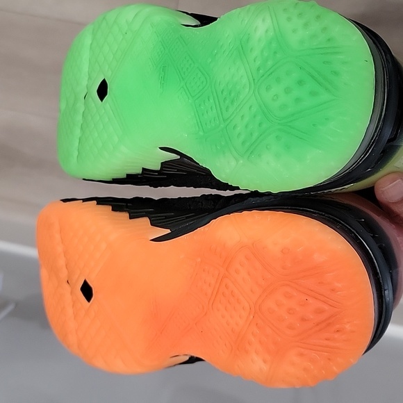 LeBron James Nike basketball shoes size 6.5y - Picture 6 of 6